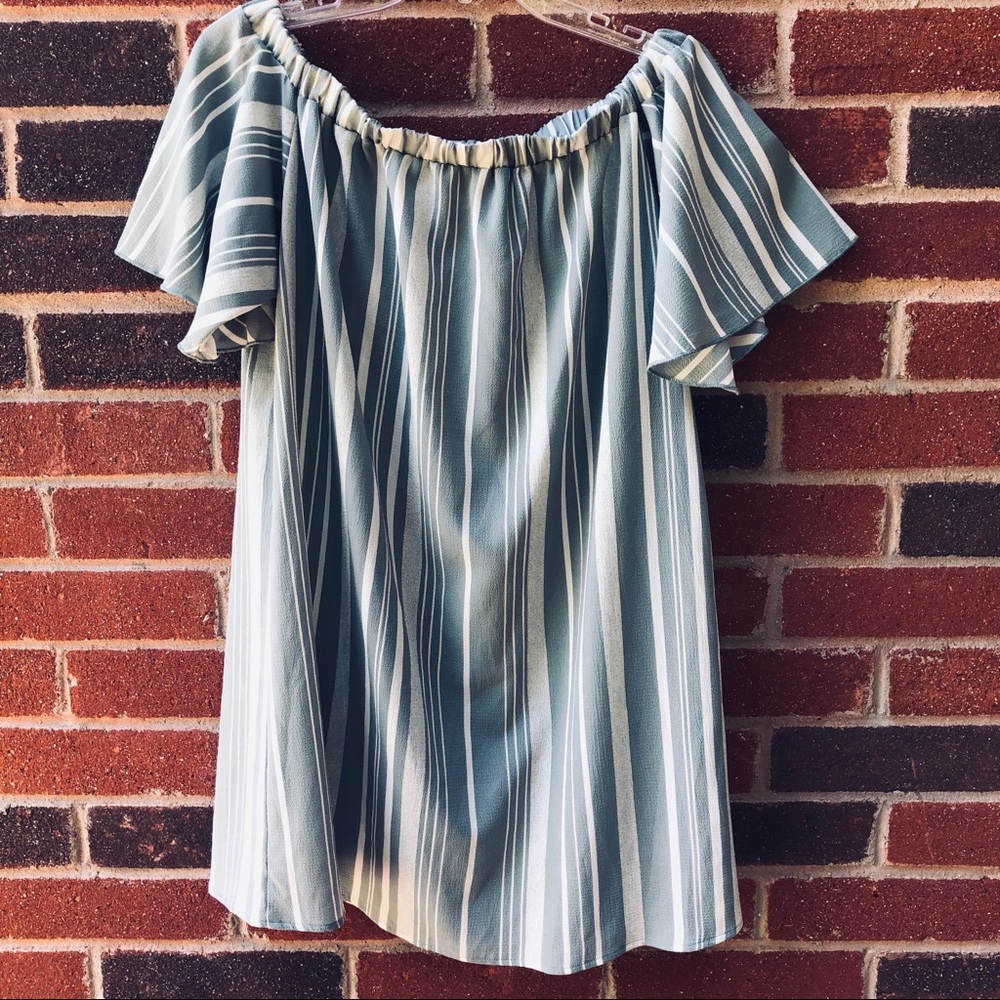Peppermint- Off Shoulder Gray & White Flow Dress